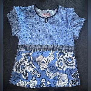 Koi Floral Print Tie-Back Scrub Top Sz XL